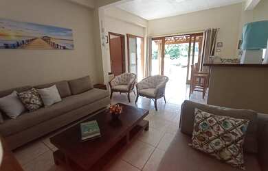 Imagem: A casa possui 2 Dormitórios, 2 Vagas na garagem e está localizado