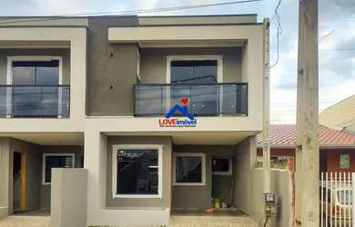 Imagem: A casa em condomínio possui 3 Dormitórios, 1 Banheiro, 2 Vagas