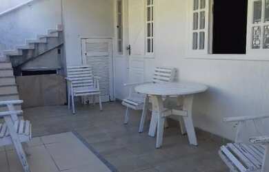 Imagem: A casa em condomínio possui 3 Dormitórios, 2 Banheiros, 1