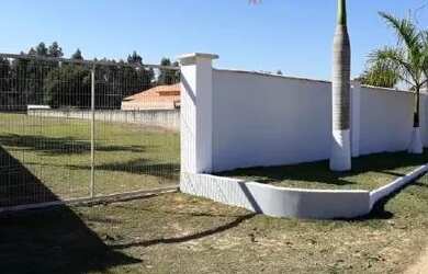 Imagem: O terreno possui 1.800m² de Área e está localizado em Sarapuí