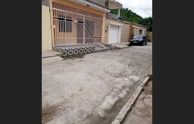 Imagem: A casa possui 2 Dormitórios, 2 Banheiros, 1 Vaga na garagem