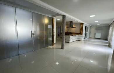 Imagem: A casa em condomínio possui 3 Dormitórios, 2 Banheiros, 4