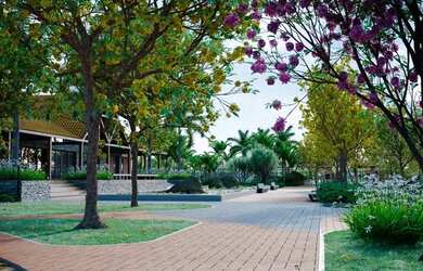 Imagem: O terreno possui 180m² de Área e está localizado em Bonito