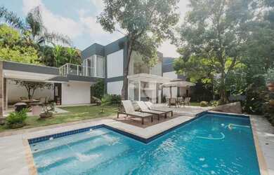 Imagem: A casa em condomínio possui 4 Dormitórios, 5 Banheiros, 5