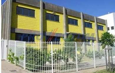 Imagem: O depósito possui 5 Vagas na garagem, 900m² de Área e está