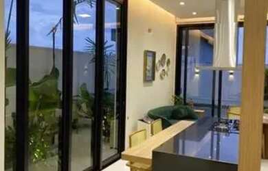 Imagem: A casa possui 3 Dormitórios, 3 Banheiros, 2 Vagas na garagem