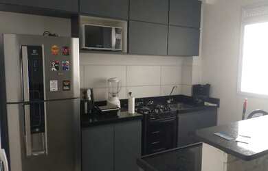 Imagem: O apartamento possui 2 Dormitórios, 1 Banheiro, 1 Vaga na garagem