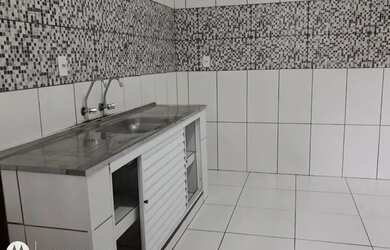 Imagem: A casa possui 1 Dormitório, 1 Banheiro e está localizado