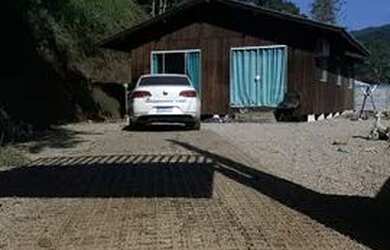 Imagem: A casa possui 3 Dormitórios, 1 Banheiro, 5 Vagas na garagem