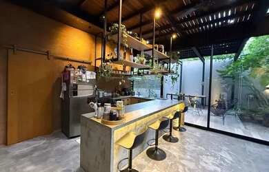 Imagem 2: Casa inteligente no estilo industrial localizada no Condomínio Green...