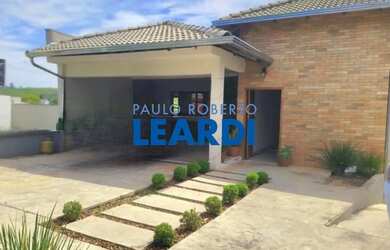 Imagem: A casa em condomínio possui 3 Dormitórios, 5 Banheiros, 5