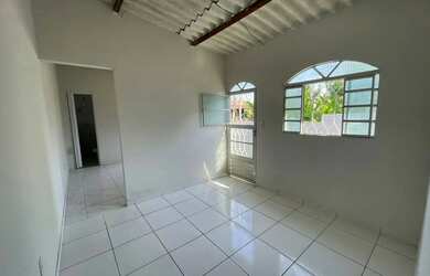 Imagem: A casa possui 1 Dormitório, 1 Banheiro, 50m² de Área e está