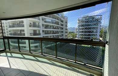 Imagem: O apartamento possui 3 Dormitórios, 2 Banheiros, 5 Vagas na