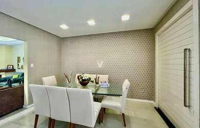 Imagem 3: Ampla casa central reformada e com piscina