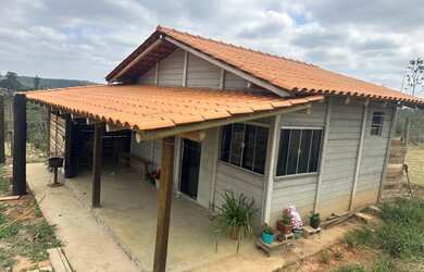 Imagem: A casa possui 1 Dormitório, 1 Banheiro e 27m² de Área e está