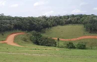 Imagem: O terreno possui 600m² de Área e está localizado em Recreio