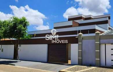 Imagem: A casa possui 4 Dormitórios, 1 Banheiro, 4 Vagas na garagem