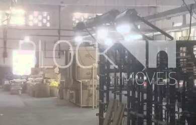 Imagem: O depósito possui 5 Vagas na garagem, 2.300m² de Área e