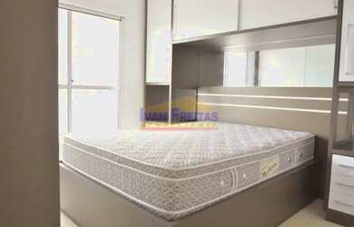 Imagem 14: Amplo apartamento semimobiliado com sacada no Novo Mundo