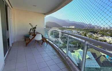 Imagem: O apartamento possui 4 Dormitórios, 3 Banheiros, 2 Vagas na