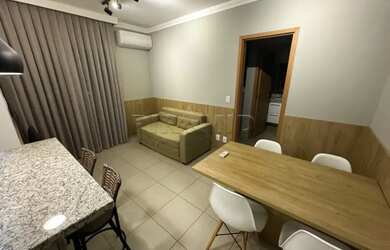 Imagem: O apartamento possui 1 Dormitório, 1 Banheiro, 1 Vaga na garagem