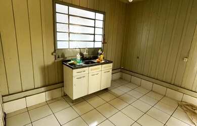 Imagem 7: VENDE CASA DE MADEIRA PROXIMO AO CENTRO