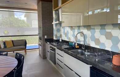 Imagem 2: Vendo Sobrado com 4 suítes com piscina e área gourmet mobiliado