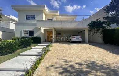 Imagem: A casa em condomínio possui 4 Dormitórios, 5 Banheiros, 4