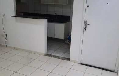 Imagem 4: 2 Quartos no Antares. Piscina, Varanda, 50m² de Áreae1 Vaga na garagem