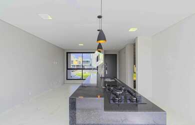 Imagem: A casa em condomínio possui 3 Dormitórios, 5 Banheiros, 2