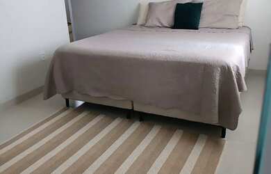 Imagem: A casa possui 2 Dormitórios, 2 Banheiros, 1 Vaga na garagem