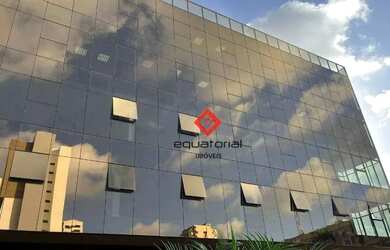 Imagem: O depósito possui 5 Vagas na garagem, 1.545m² de Área e