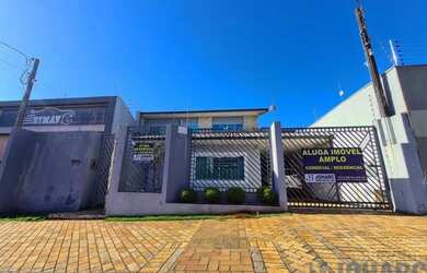 Imagem: A casa possui 3 Dormitórios, 1 Banheiro, 1 Vaga na garagem