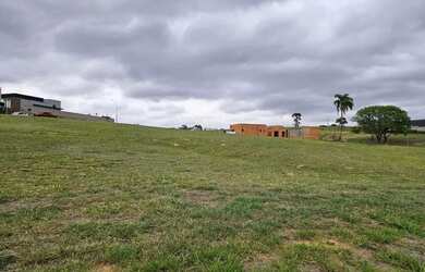 Imagem: O terreno possui 1.000m² de Área e está localizado em Parque