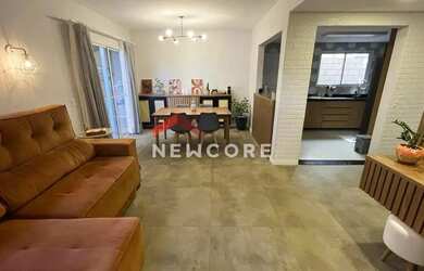 Imagem: A casa em condomínio possui 4 Dormitórios, 3 Banheiros, 4