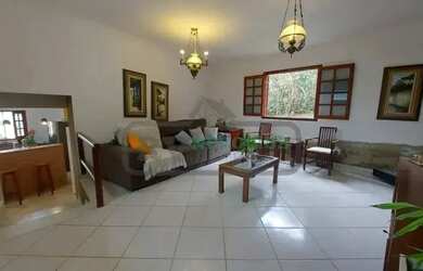 Imagem: A casa em condomínio possui 4 Dormitórios, 3 Banheiros, 3