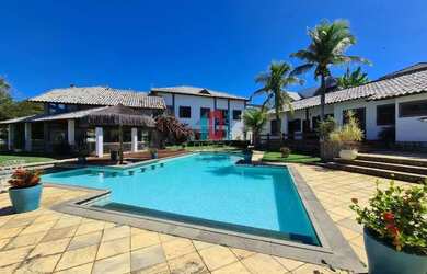 Imagem: A casa em condomínio possui 5 Dormitórios, 5 Banheiros, 4