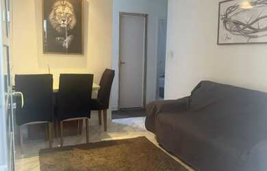 Imagem: O apartamento possui 2 Dormitórios, 1 Banheiro, 1 Vaga na garagem