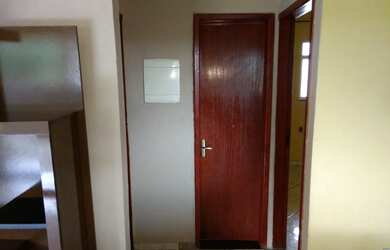 Imagem: A casa possui 4 Dormitórios, 2 Banheiros, 1 Vaga na garagem