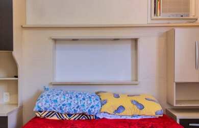 Imagem: O apartamento possui 2 Dormitórios, 1 Banheiro, 1 Vaga na garagem