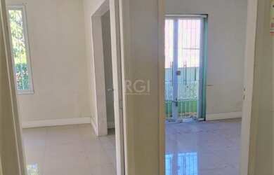 Imagem: O depósito possui 5 Vagas na garagem, 250m² de Área e está