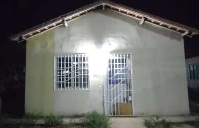 Imagem: A casa possui 2 Dormitórios, 1 Banheiro e está localizado