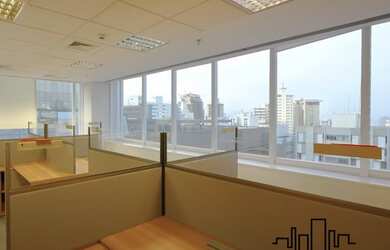 Imagem: O depósito possui 5 Vagas na garagem, 576m² de Área e está