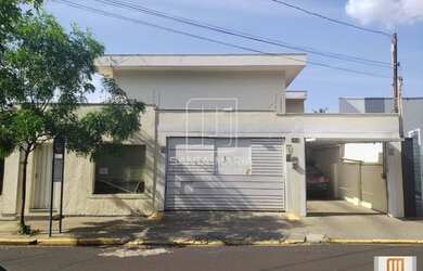 Imagem: O depósito possui 4 Vagas na garagem, 335m² de Área e está