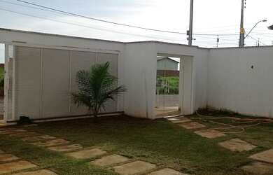 Imagem: A casa possui 3 Dormitórios, 1 Banheiro, 82m² de Área e