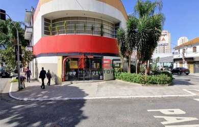 Imagem: O depósito possui 5 Vagas na garagem, 580m² de Área e está