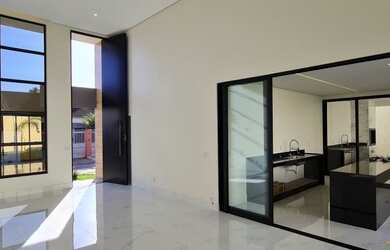 Imagem: A casa em condomínio à venda possui 3 Dormitórios, 5 Banheiros