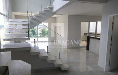 Imagem: A casa à venda possui 3 Dormitórios, 4 Banheiros, 2 Vagas