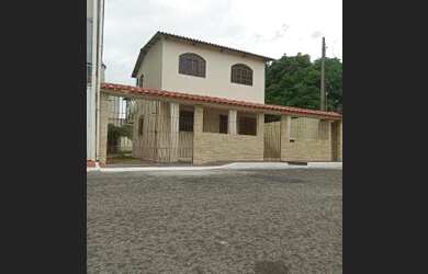 Imagem: A casa possui 2 Dormitórios, 1 Banheiro e está localizado