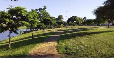 Imagem 2: Linda Casa. 5 Vagas na garageme5 Dormitórios